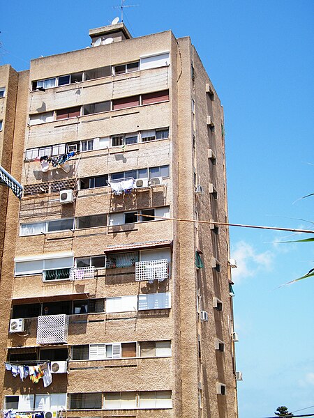 File:Apartment building in Haifa - Sarah Stierch.jpg