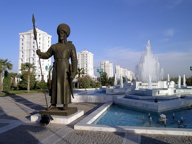 Ficheiro:Ashgabat, new avenue - panoramio.jpg