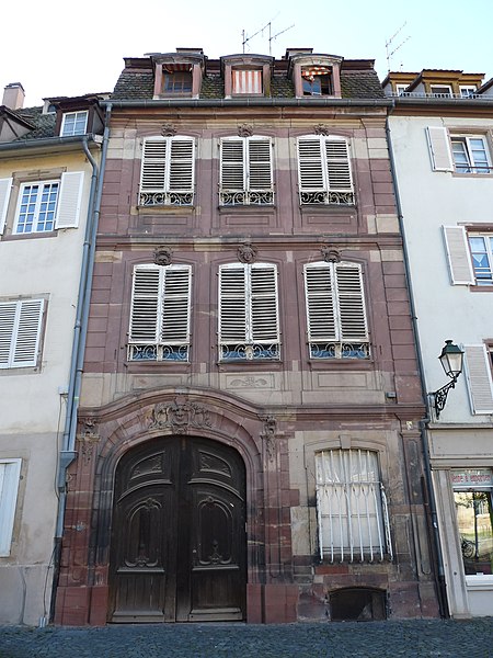 File:Aux Trois Chasse-Mouches-Strasbourg (1).JPG