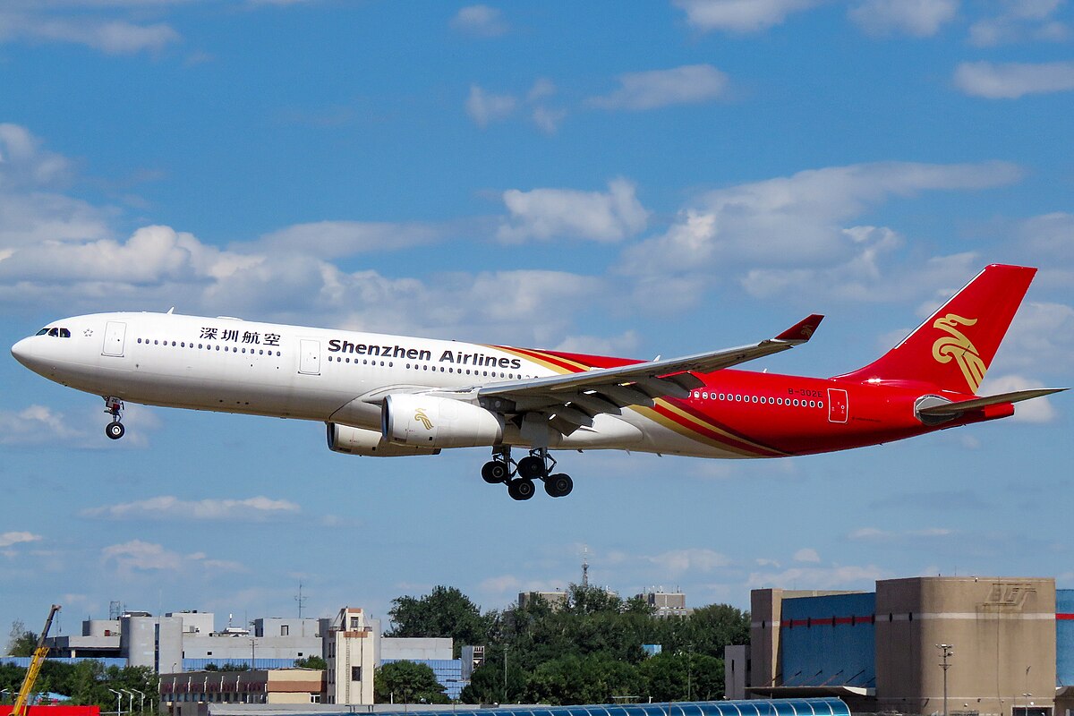 Shenzhen airlines. Логотипы Hainan Airlines и Шэньчжэньского аэропорта.