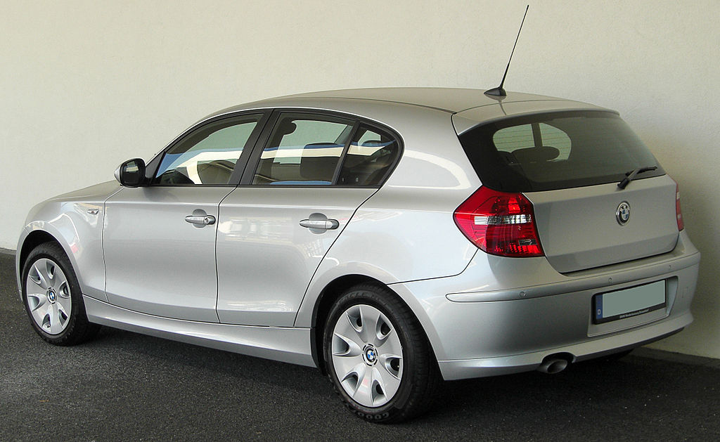 File:BMW 118d (E87) Facelift rear 20100711.jpg - Wikimedia Commons