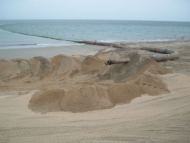 Archivo:Beach restoration device.jpg