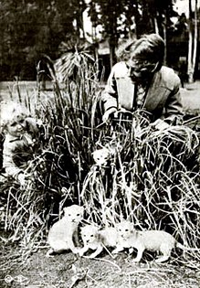 Betty Harte and Baby Lillian Wade - ca. 1914