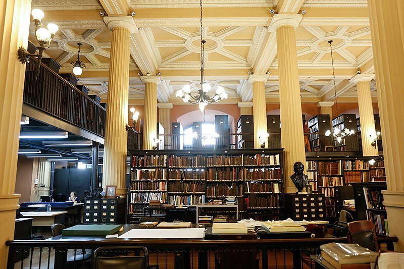 File:Biblioteca Nacional guarda mais de 200 anos de memória do Brasil (48718611971).jpg