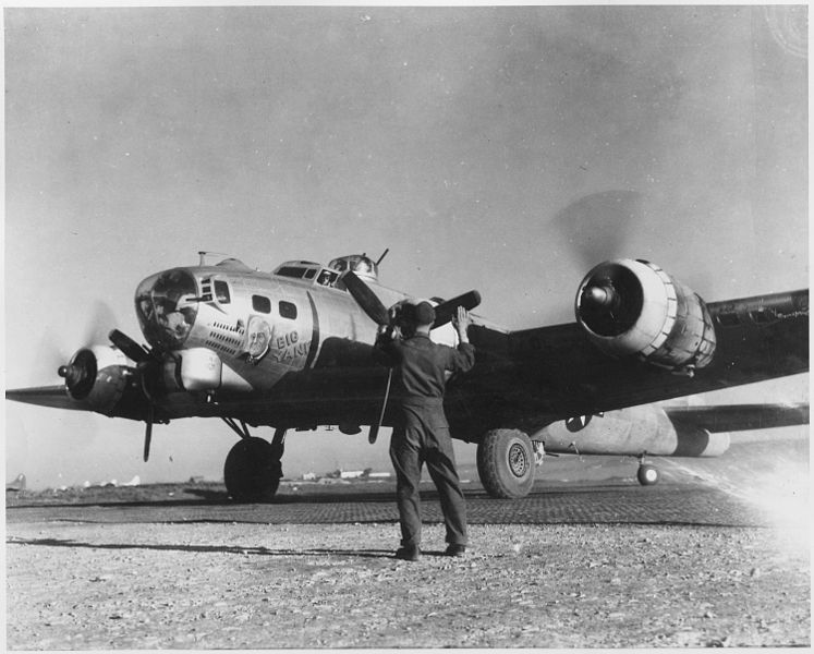 File:Boeing B-17 - NARA - 195654.jpg