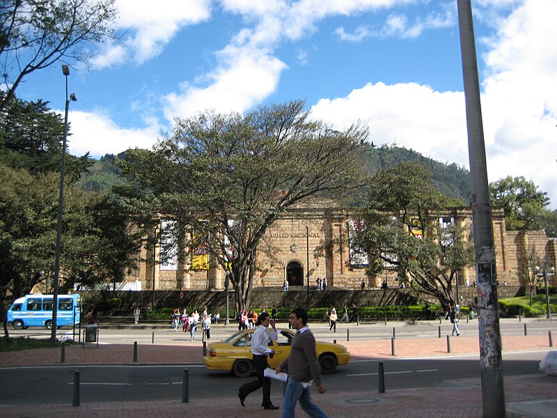 File:Bogota nationaal museum.JPG