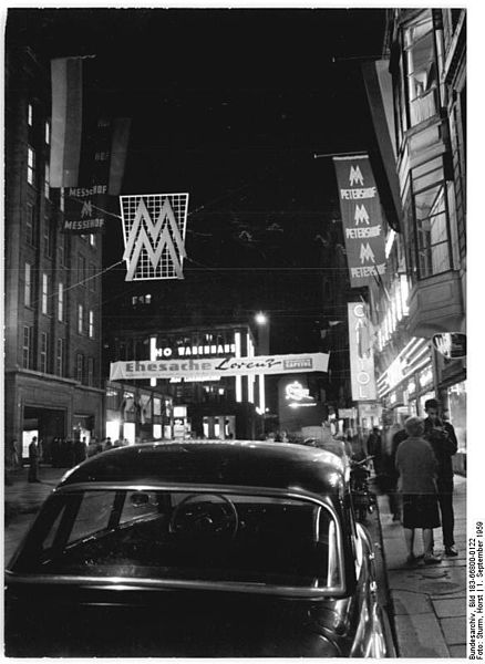 File:Bundesarchiv Bild 183-66800-0122, Leipzig, Petersstraße, Nacht.jpg