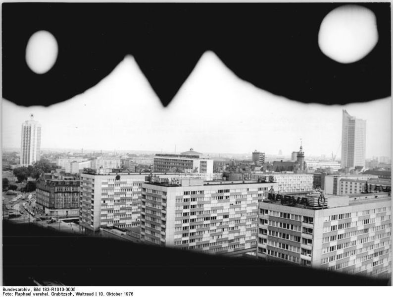 File:Bundesarchiv Bild 183-R1010-0005, Leipzig, Universitätshochhaus, Wohnhochhaus, Hotels.jpg