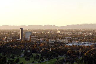 Взгляд на северо-запад над Бербанком со стороны Гриффит-парка 