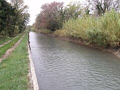 Canal de Craponne à Aureille