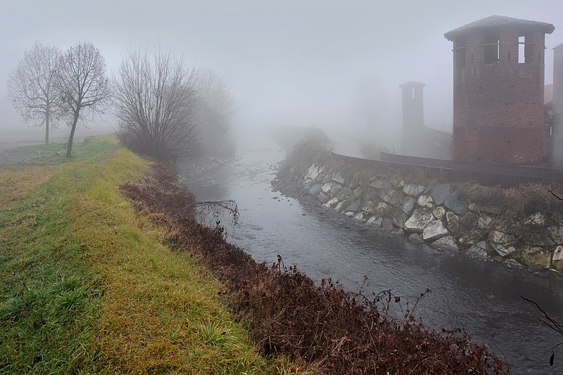 File:Castello Di San Giorgio Nella Nebbia.jpg