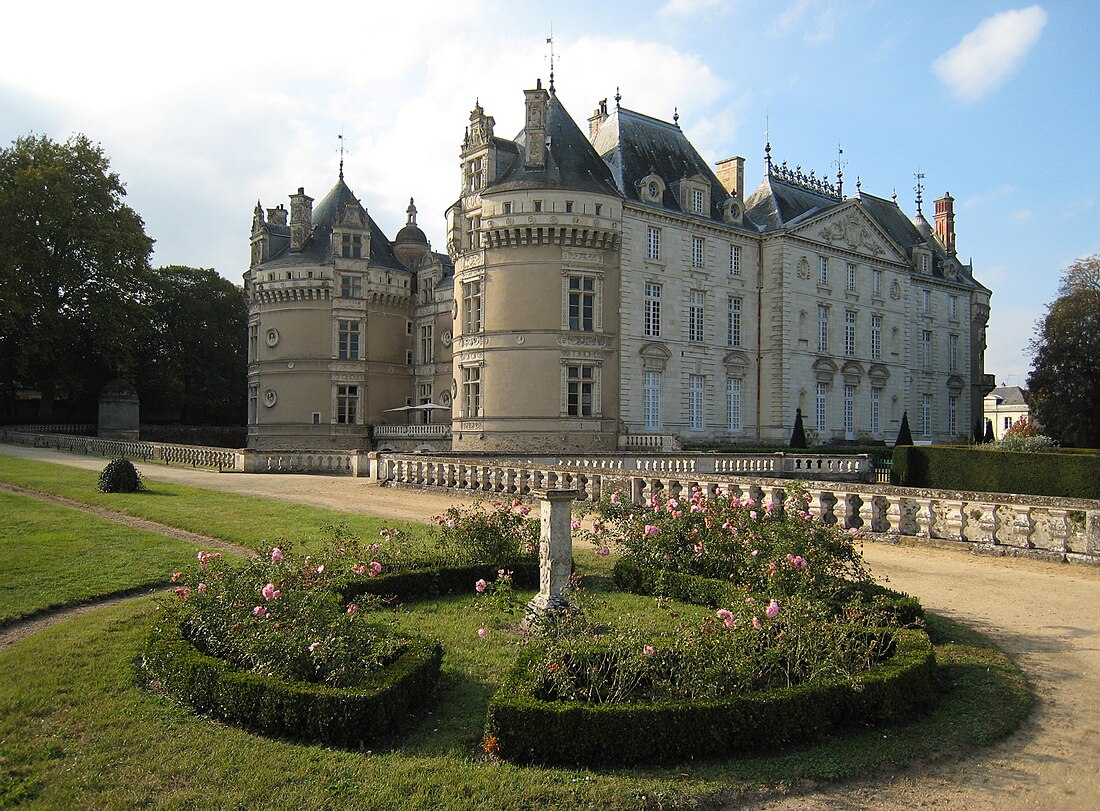 File:Castle Le Lude 2007 02.jpg