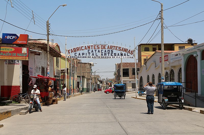 File:Catacaos, Peru.jpg