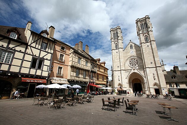 Place du marché à Chalon-sur-Saône.