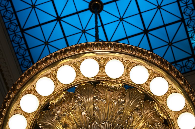 File:Chandelier and Laylight at the Russell Building (28017910073).jpg