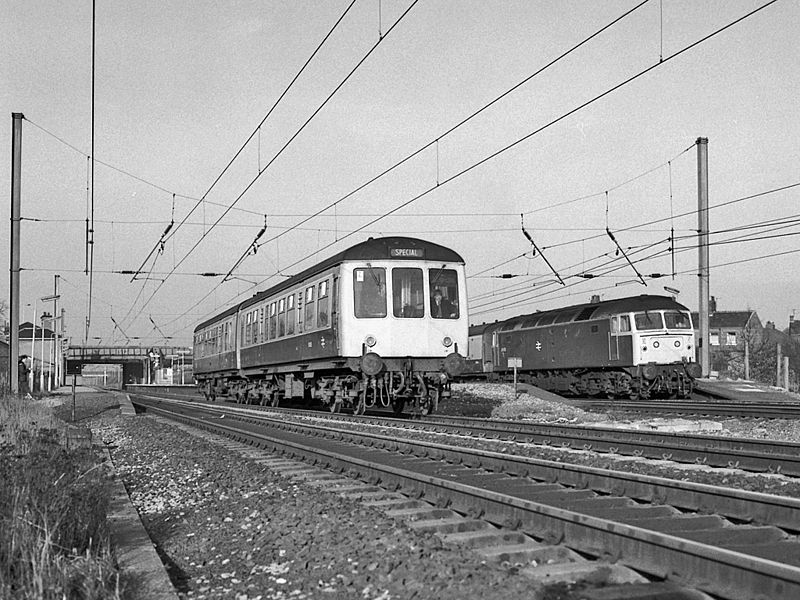 File:Class 108 at Leyland station.jpg