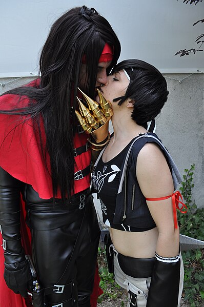 File:Cosplay of Vincent Valentine and Yuffie Kisaragi, kissing, ExpoManga 2012.jpg