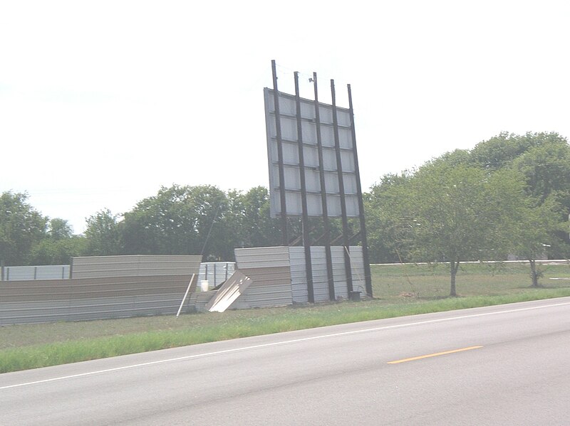 File:Crossroads Drive-in Theater - still operating in 2009 - panoramio.jpg