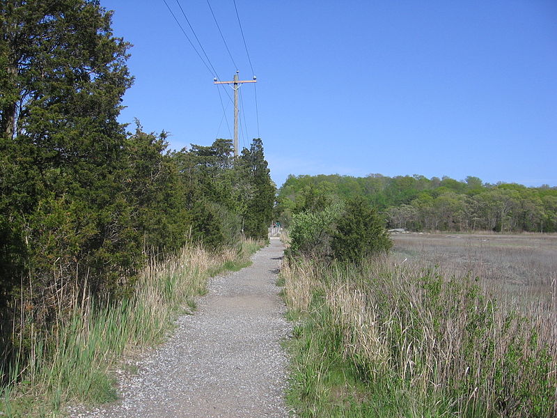 File:Crushed stone path Branford Trolley Trail 199.JPG