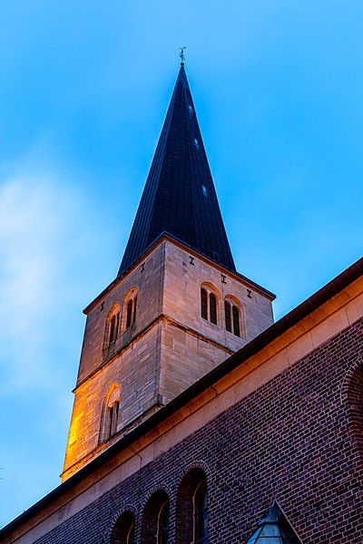 File:Dülmen, St.-Viktor-Kirche, Kirchturm -- 2021 -- 4514.jpg