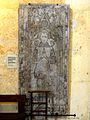 Domont (95), église Ste-Madeleine, pierre tombale de Jehan de Villiers de 1360.jpg