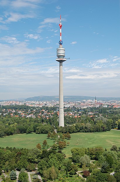 How to get to Donauturm with public transit - About the place