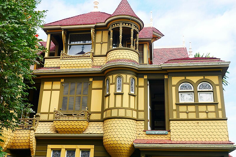 File:Doorway to nowhere Winchester Mystery House.jpg