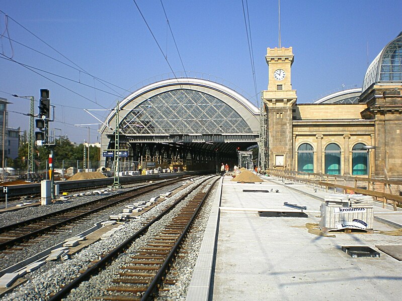 File:Dresden.Hauptbahnhof am 2006.09.06.-015.jpg