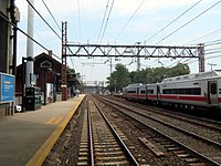 Cos Cob station