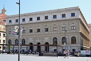 Edifici d'Hisenda a la plaça de la Muntanyeta, Alacant.JPG