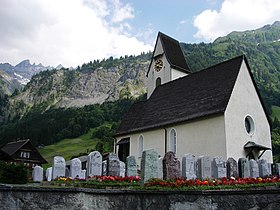 Martinsloch, sesuv půdy (vlevo od věže kostela)