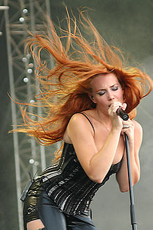 Simone Simons, vocalista de Epica.