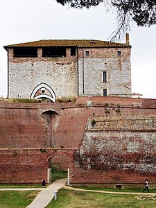 Exterior Cassero Senese (Grosseto) .jpg