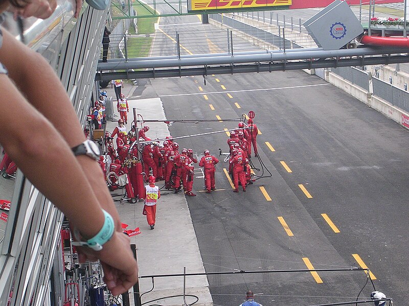 File:Fale F1 Monza 2004 122.jpg