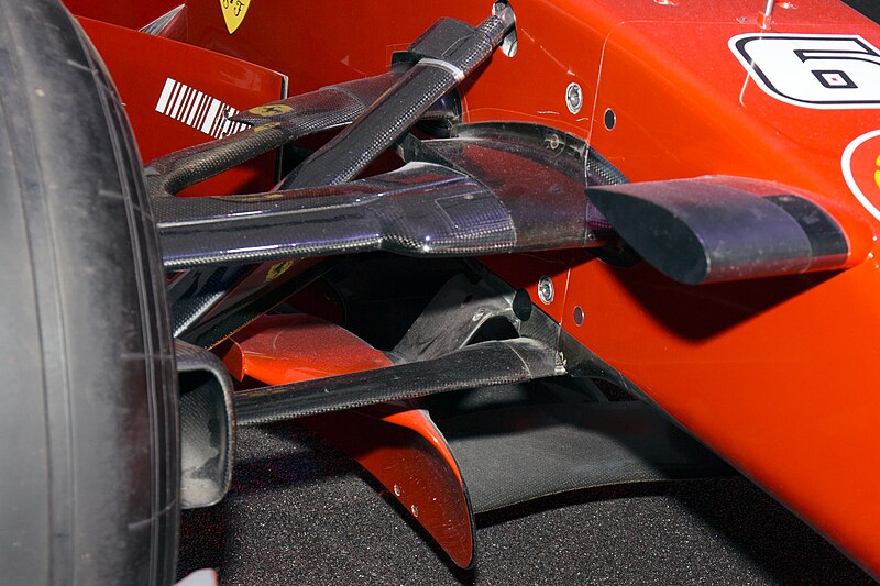 File:Ferrari F2007 front suspension Museo Ferrari.jpg