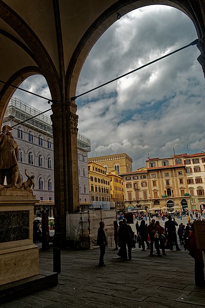 File:Firenze - Florence - Piazza della Signoria - Loggia dei Lanzi, backbench - April 2010 02.jpg