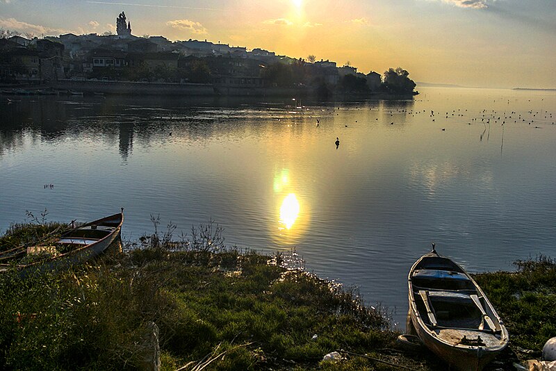 File:Fishing Boats, Lake Uluabat, Turkey, November 2009.jpg