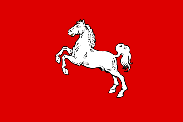 [Accepté] ♞ Électorat de Brunswick-Lunebourg ♞ 600px-Flag_of_the_State_of_Hanover_%281946%29.svg