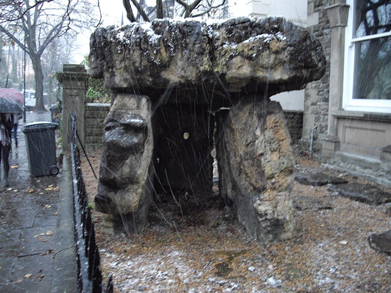 File:Folly at the James Howell House, The Walk, Cardiff.jpg