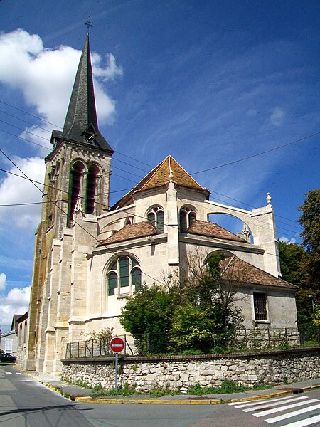 File:Fontenay-en-Parisis (95), église Saint-Aquilin, depuis l'est.jpg