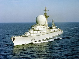 Destroyer français Suffren (D 602) en cours en 1983.JPEG