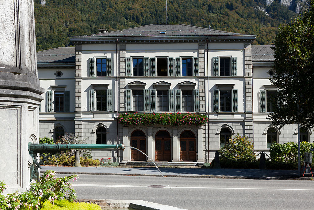 Glarus-Gerichtshaus.jpg