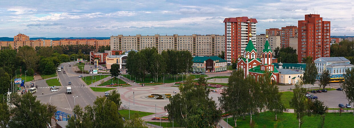 Города удмуртии. Площадь свободы Глазов. Город Глазов Удмуртская Республика. Глазов столица Удмуртии. Площадь свободы Глазов вид сверху.