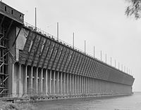 Ore dock (b. 1931) in Marquette, Michigan HAER MarquetteOreDock 1 339631pv.jpg