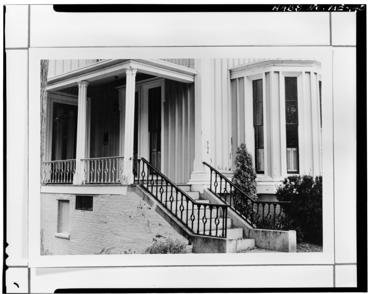 File:Historic American Buildings Survey S. E. Cobbs, Photographer 1971 SOUTHEAST VIEW SHOWING PORCH AND ENTRANCE - Captain John G. Richardson House, 964 Washington Street, Bath, HABS ME,12-BATH,2-4.tif