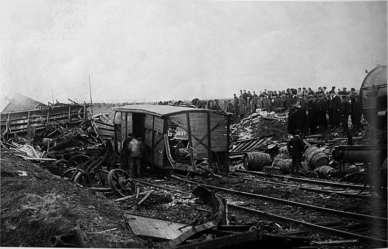 File:Hortes deraillement 1 mort 49613.jpg