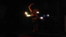 Plik:Hula hoop fire dance video Turkey 2015.webm