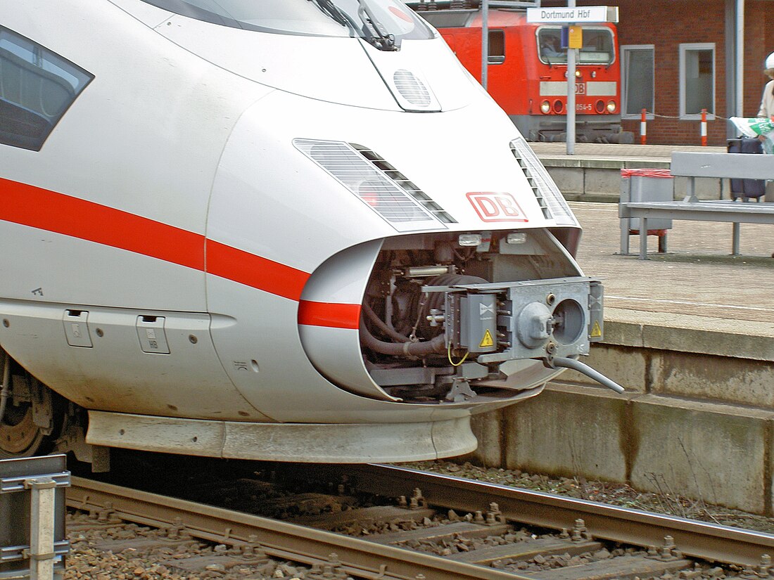 File:ICE3-Kupplung-Dortmund.jpg