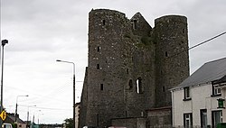 Ruine des alten Delvin/Nugent Castle an der Main Street