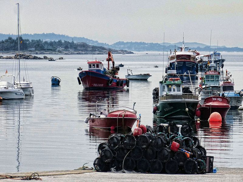 File:Illa de Arousa, porto.jpg